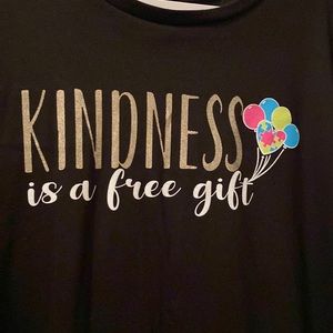 Kindness is a free gift 4xl T-shirt black